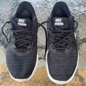 Nike Flex TR8 shoes